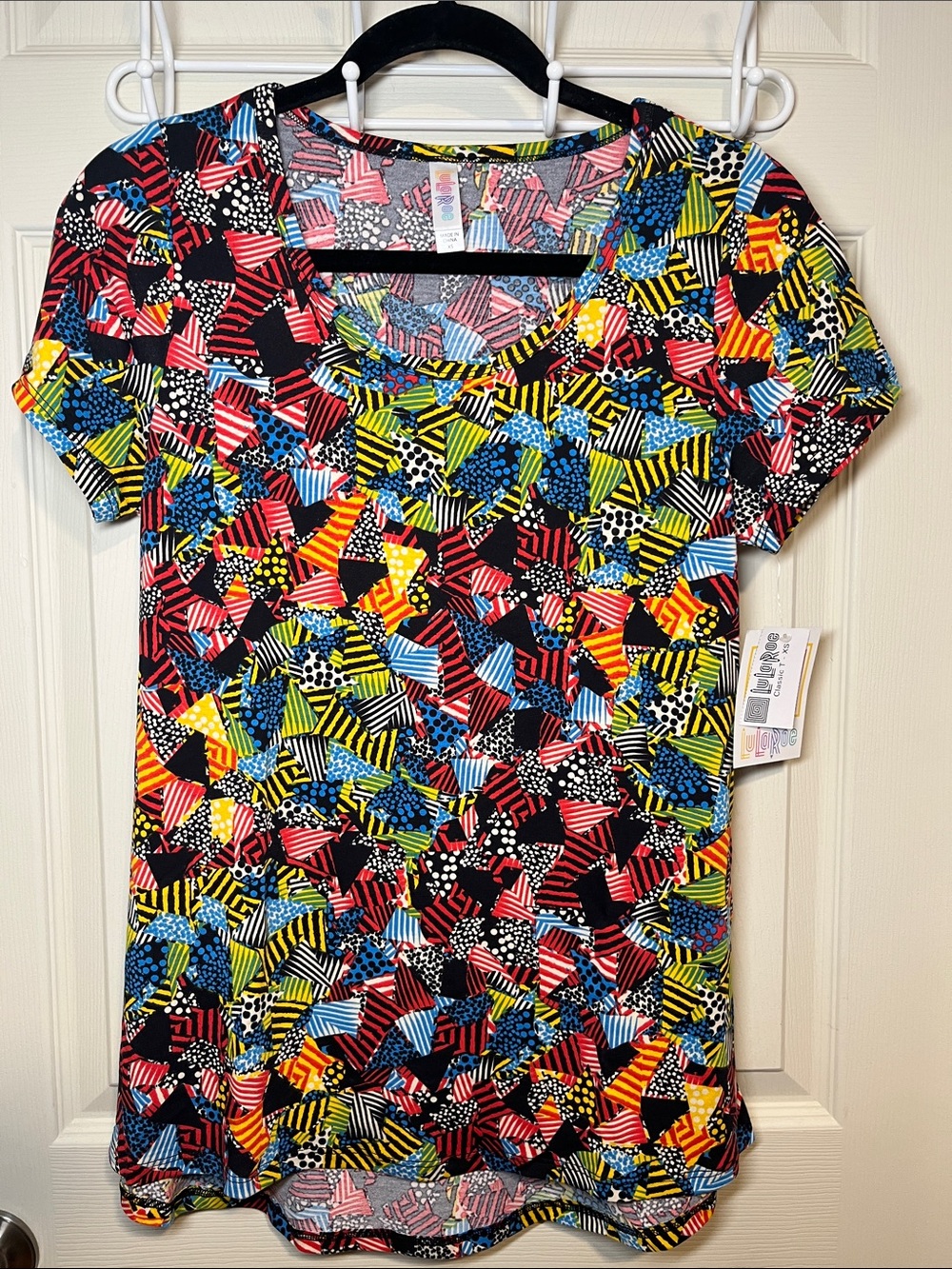 LuLaRoe Black Multicolor Geometric Short Sleeve Scoop Neck Top